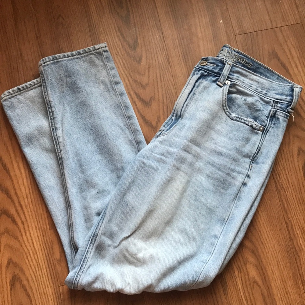 American Eagle mom jean